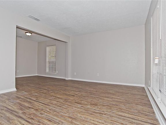 3rd image of 501 Curts Dr