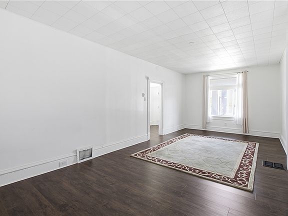 5th image of 385 2nd St