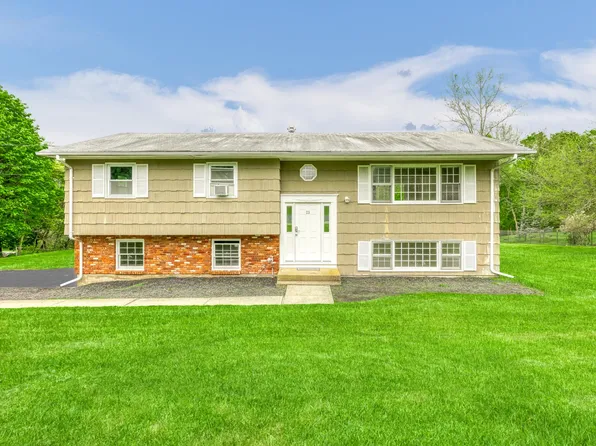 23 Astor Pl, Monsey, NY 10952