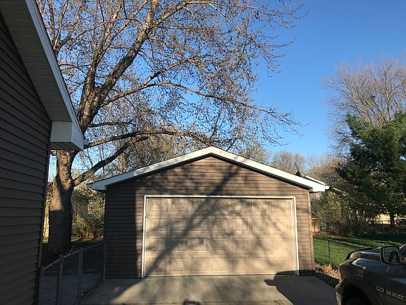 2 car garage 