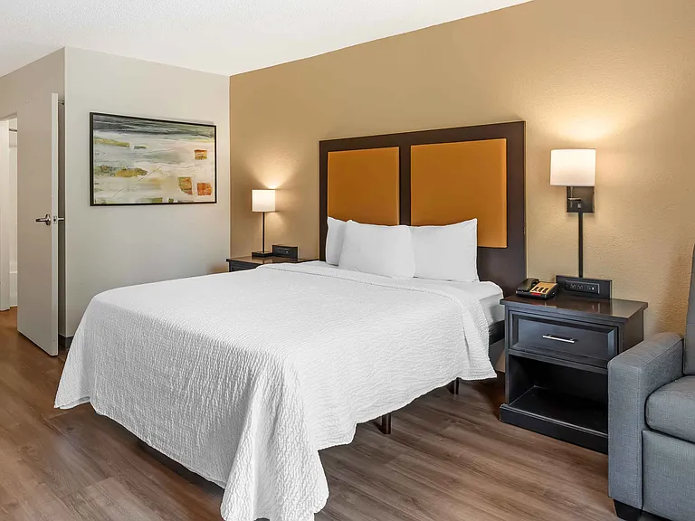 Studio Suite - 1 Queen Bed