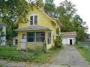 1041 Maple Ave, Jackson, MI 49203