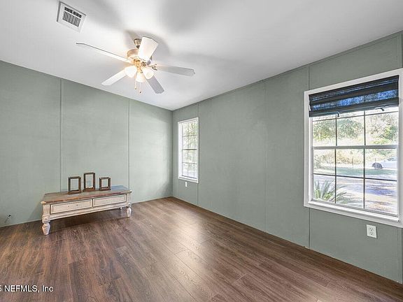 5th image of 218 NE 132ND Terrace