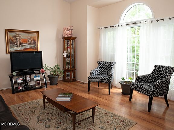 4th image of 53 Sami Drive