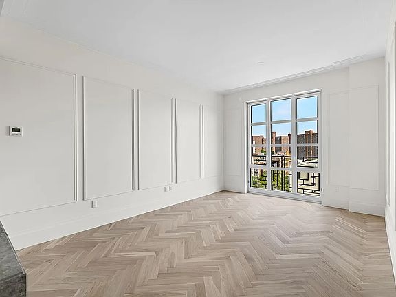 3rd image of 250 E 21st St #8D