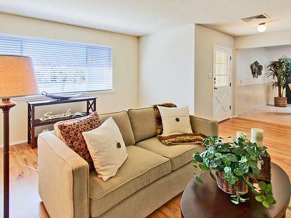 Living Room/Dining Room