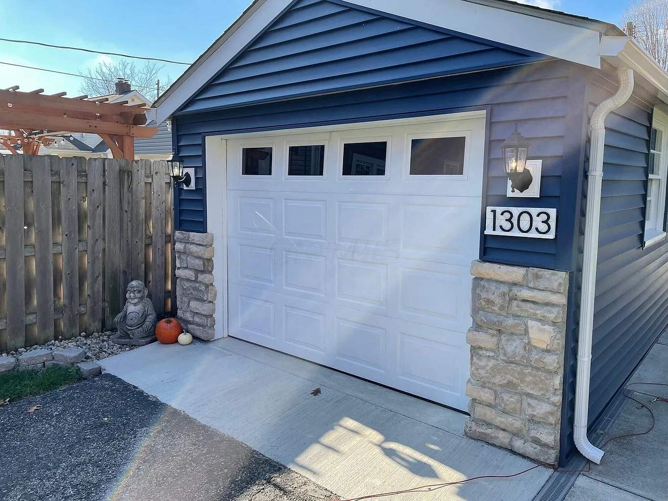 2 bed, 960 sqft, $2,199 — Photo 2