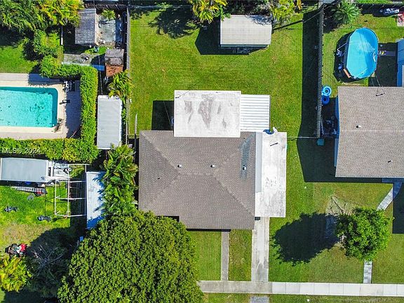 2nd image of 9520 Jamaica Dr