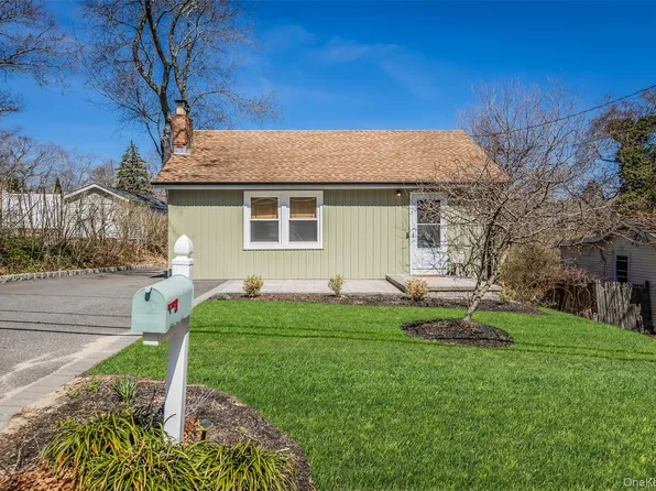 47 Queen Drive, Sound Beach, NY 11789