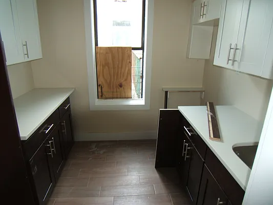 Rented by Joel Weisz, LREB | media 23