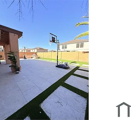 1906 E Patrick Ln — Photo 3