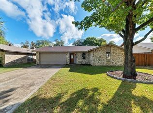 1918 Glenwick Ln, Irving, TX 75060