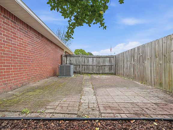 5th image of 4437 Southminster Cir
