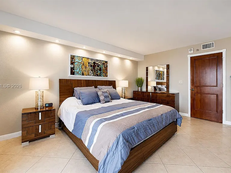 2401 Collins Ave #1709 — Photo 18