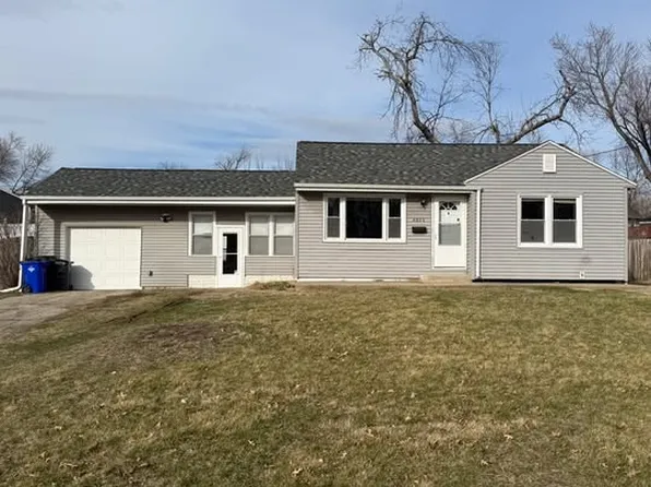 2820 Seely Ave SE, Cedar Rapids, IA 52403