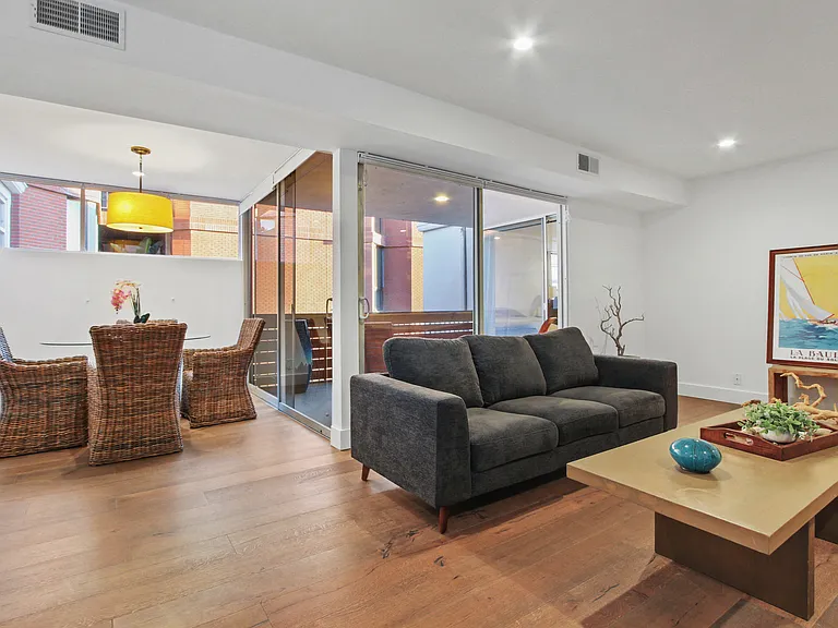 1025 Ocean Avenue — Photo 10