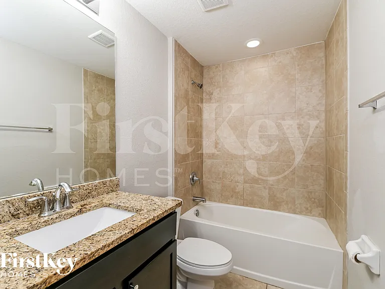 1203 SW 29th St — Photo 14