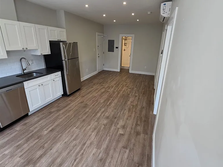 510 Kennedy Blvd — Photo 2