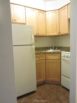 Rented by City Connections Realty | media 9