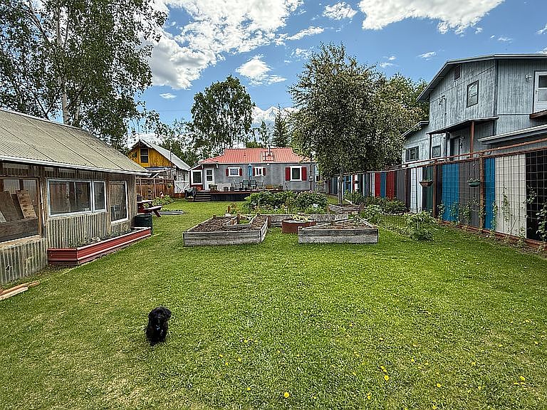 Listing photo 5
