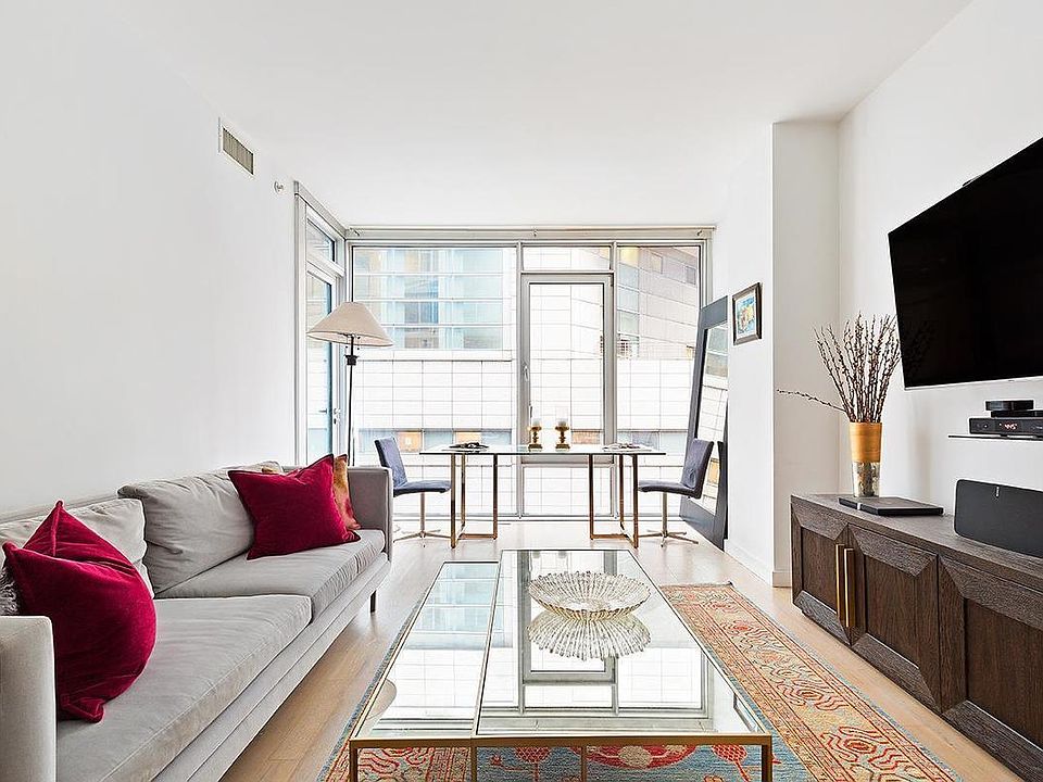 1st image of 50 Franklin St APT 6A