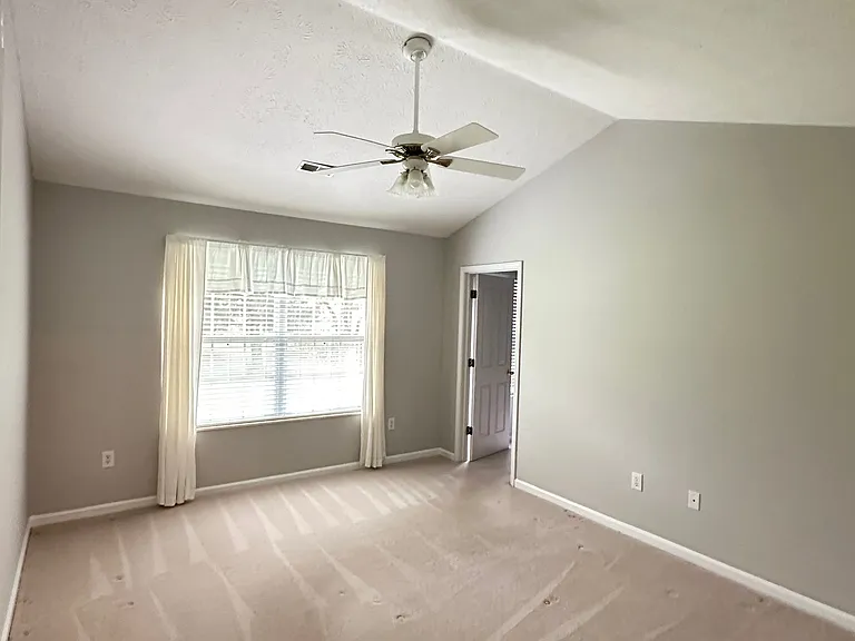 3843 Constitution Dr — Photo 3