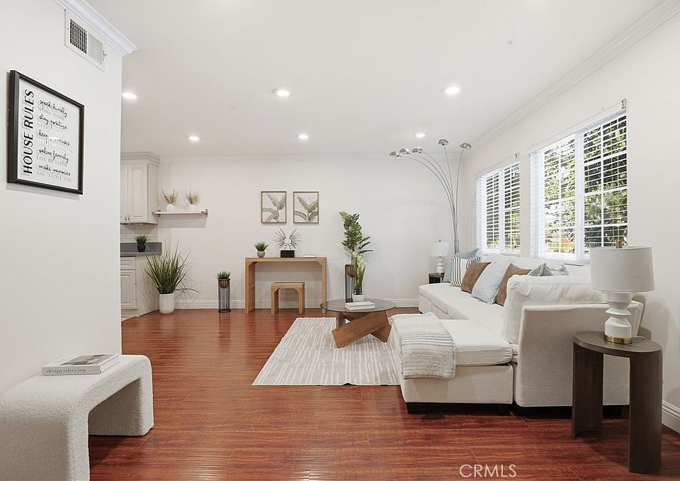1st image of 4189 Vineland Ave 111 #111