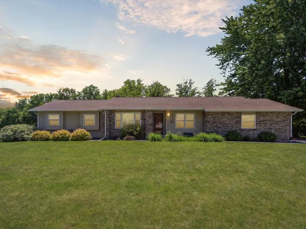 3119 W Greenfield Dr, Freeport, IL 61032