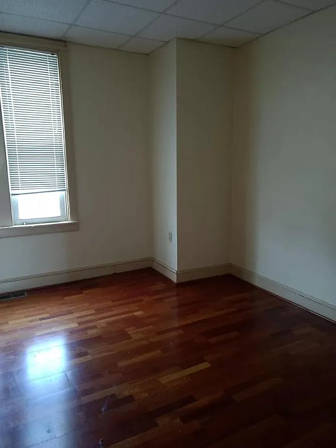 2 bed, 1050 sqft, $1,600 — Photo 4