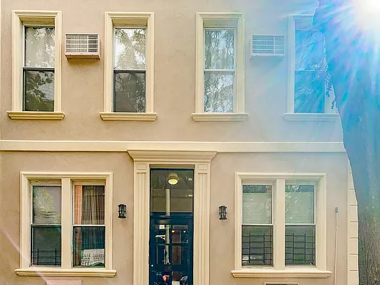 Rented by MySpaceNYC | media 22