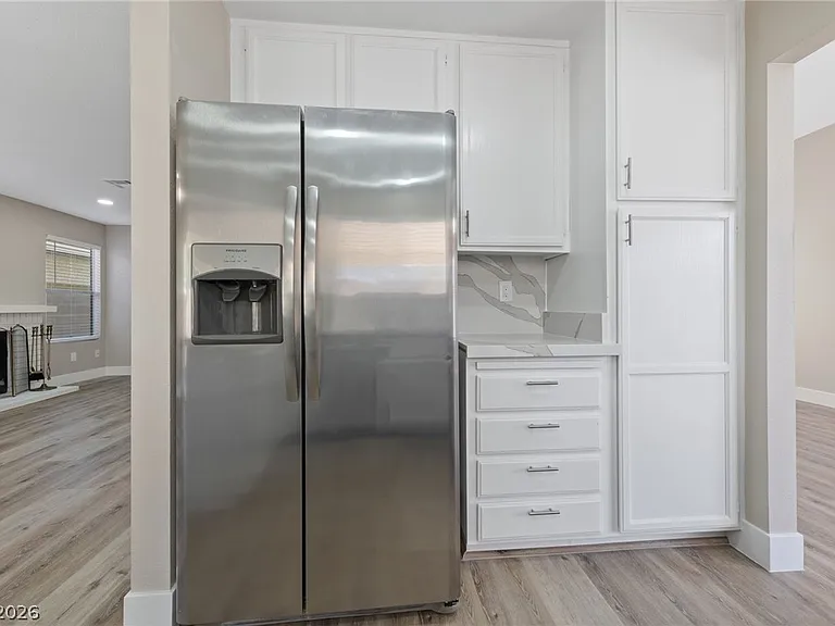 7627 Kalmalii Ave — Photo 12