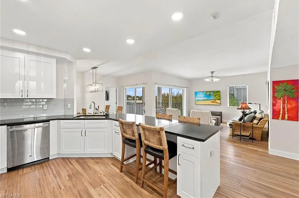 2671 Citrus Lake Dr — Photo 3