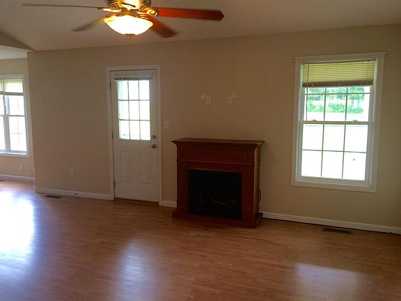 5th image of 355 Estates Dr