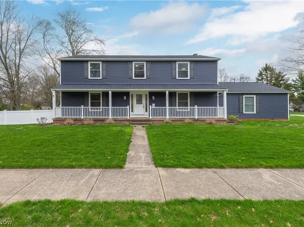 30850 Perry Dr, Bay Village, OH 44140