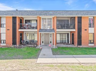 900 College Park Dr APT 6, Coraopolis, PA 15108