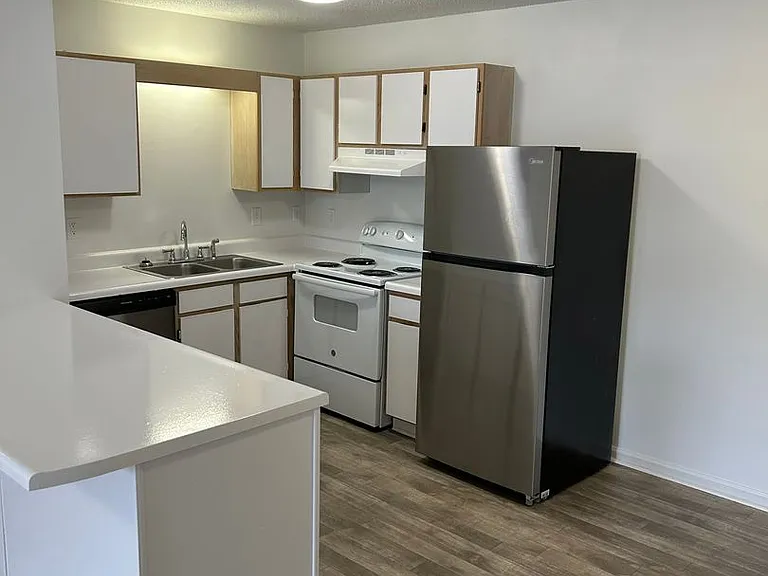 Arlington Apartments — Photo 159