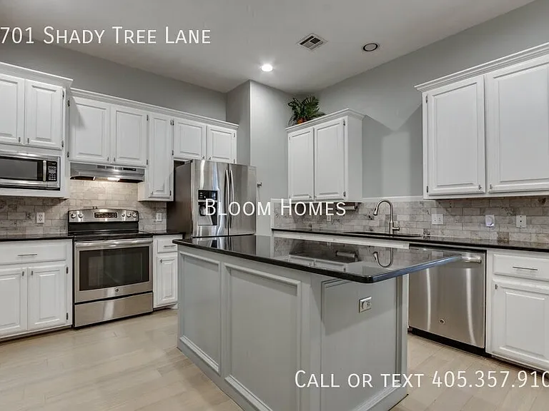 2701 Shady Tree Ln — Photo 11