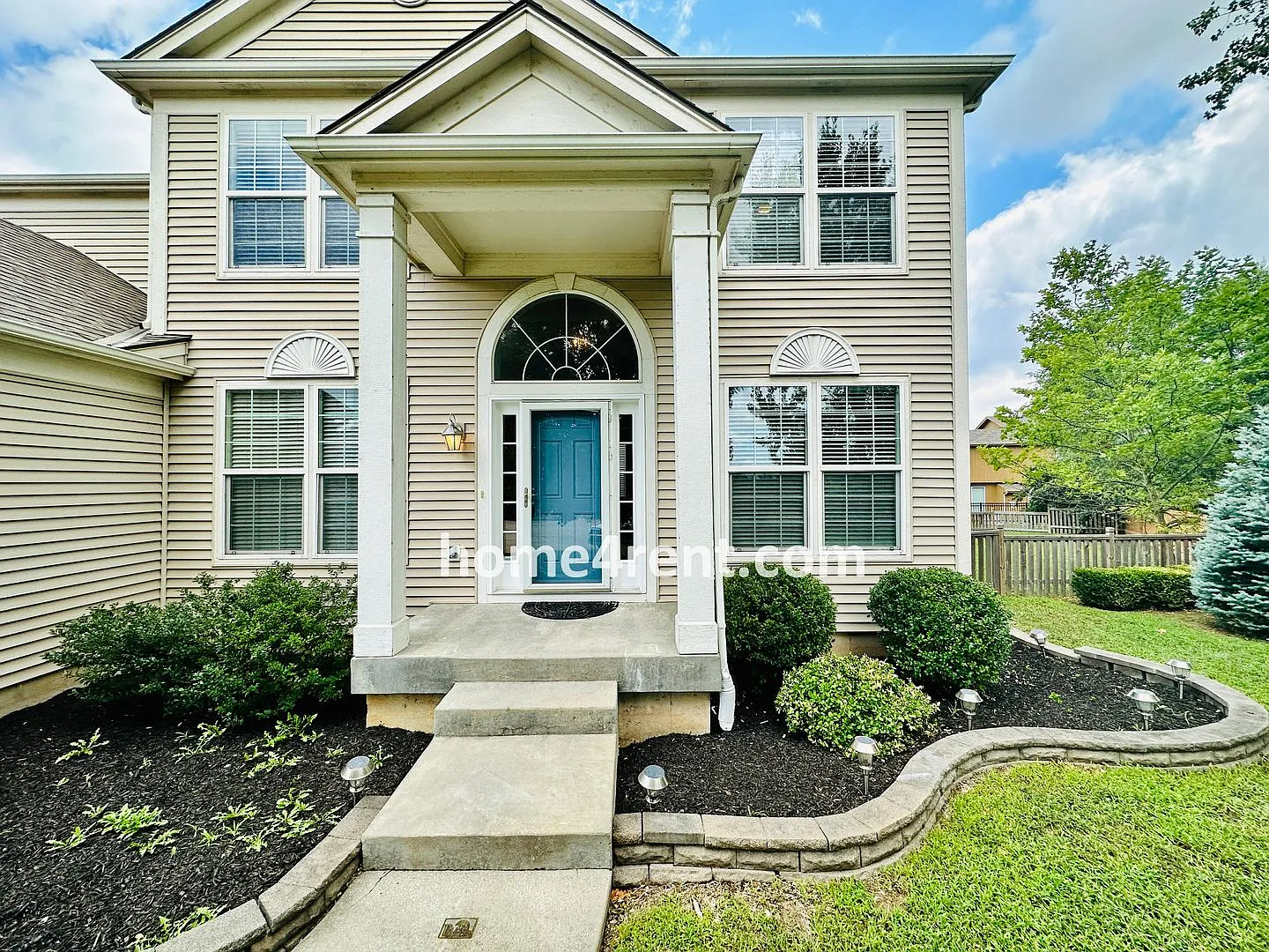 Wood Floors, Open Layout, Plenty of Natural Light, and Fenced Yard! — Photo 3