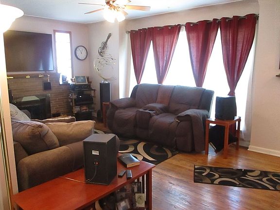 3rd image of 1217 Houseman Ave NE