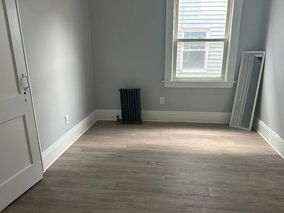 1st image of 1032 Olive St APT 1