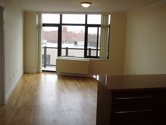 3rd image of 3003 Newtown Ave APT 4