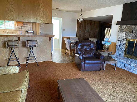 3rd image of 3437 Hill Crest Dr