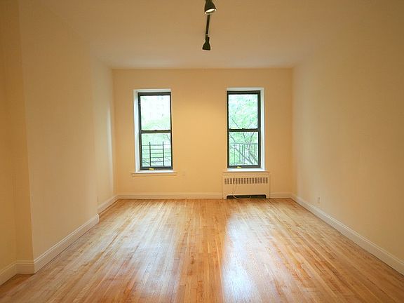 2nd image of 206 E 70th St APT 3B