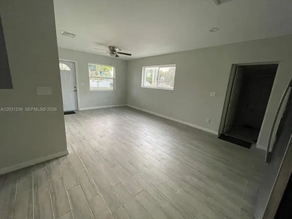 3921 SW 31st Dr, West Park, FL 33023