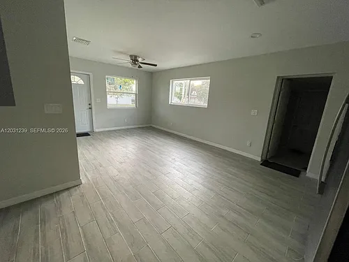 3921 SW 31st Dr Photo 1
