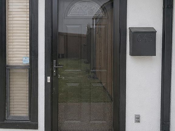 2nd image of 5045 Thunder Rd