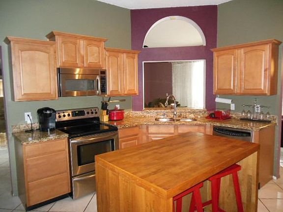 2nd image of 8009 Cloverglen Cir