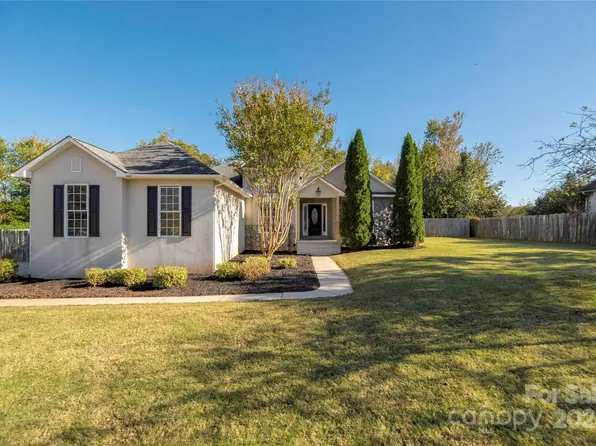 107 Planters Row Rd, Iron Station, NC 28080