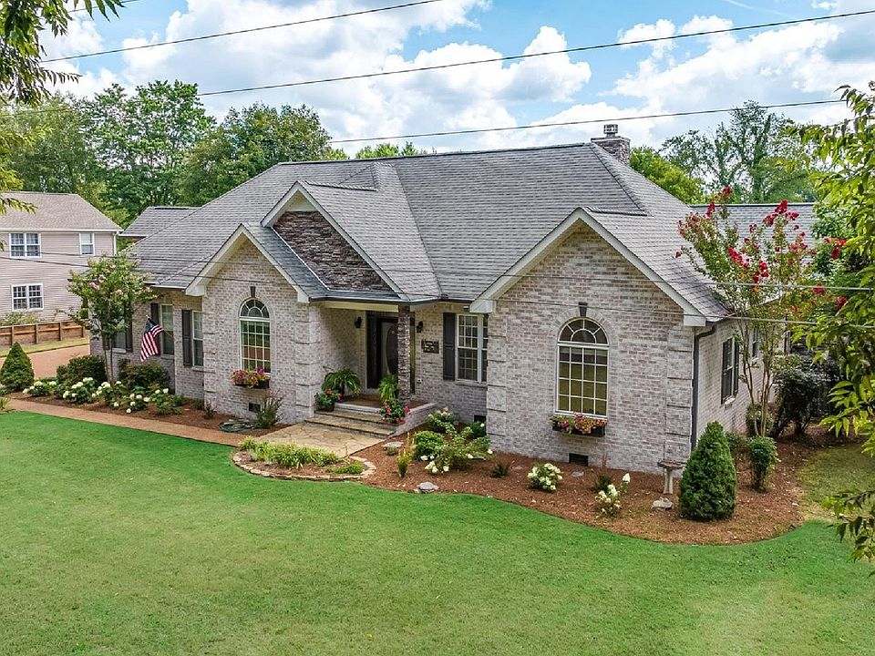 1st image of 1207 Carnton Ln
