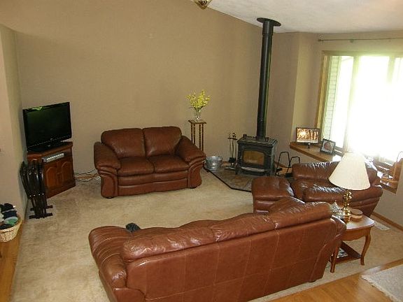 5th image of W3331 Crestwood Dr